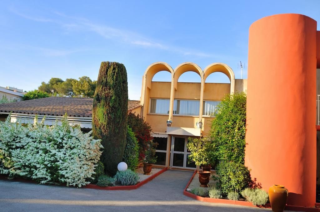 Hôtel Le Galoubet Villeneuve-Loubet Extérieur photo