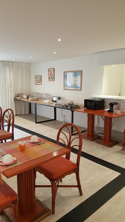 Hôtel Le Galoubet Villeneuve-Loubet Extérieur photo