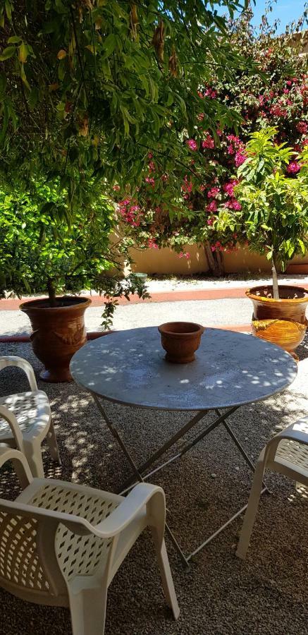 Hôtel Le Galoubet Villeneuve-Loubet Extérieur photo