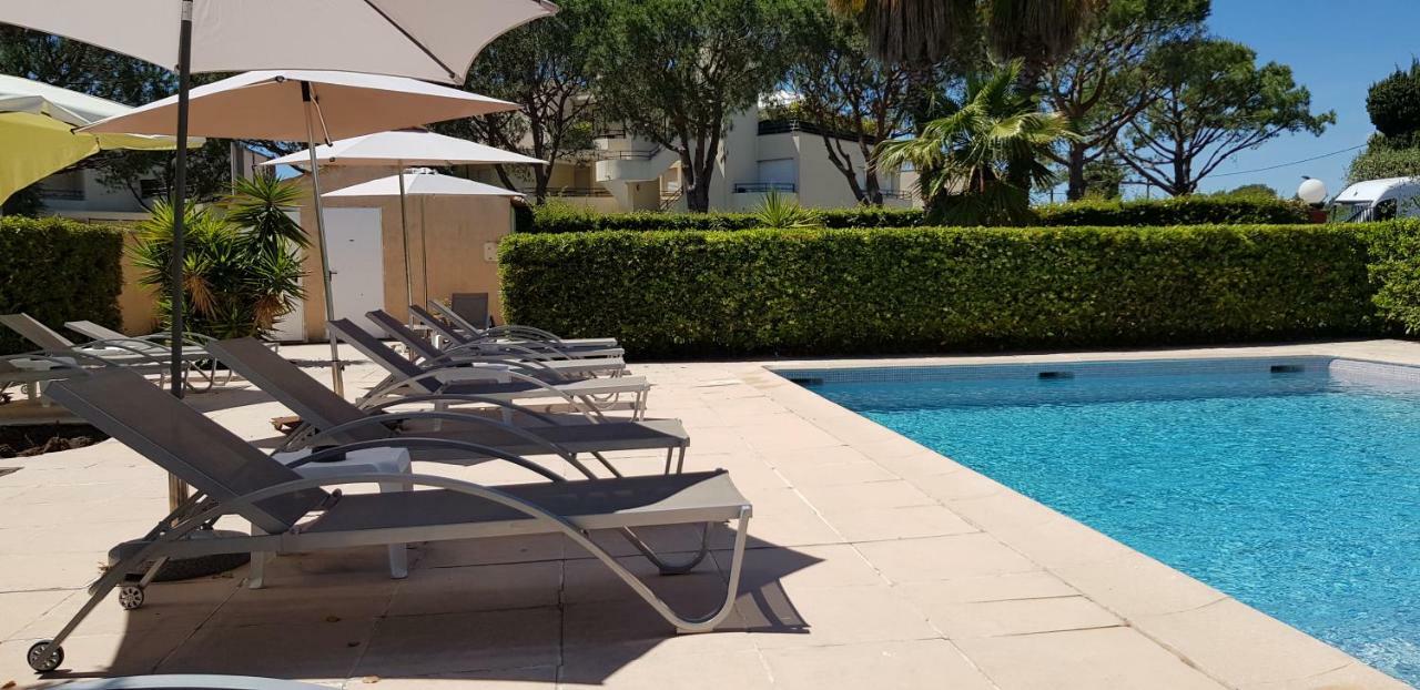 Hôtel Le Galoubet Villeneuve-Loubet Extérieur photo