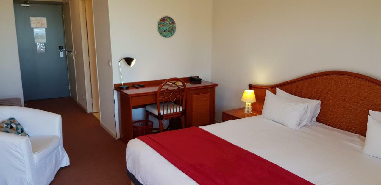 Hôtel Le Galoubet Villeneuve-Loubet Extérieur photo
