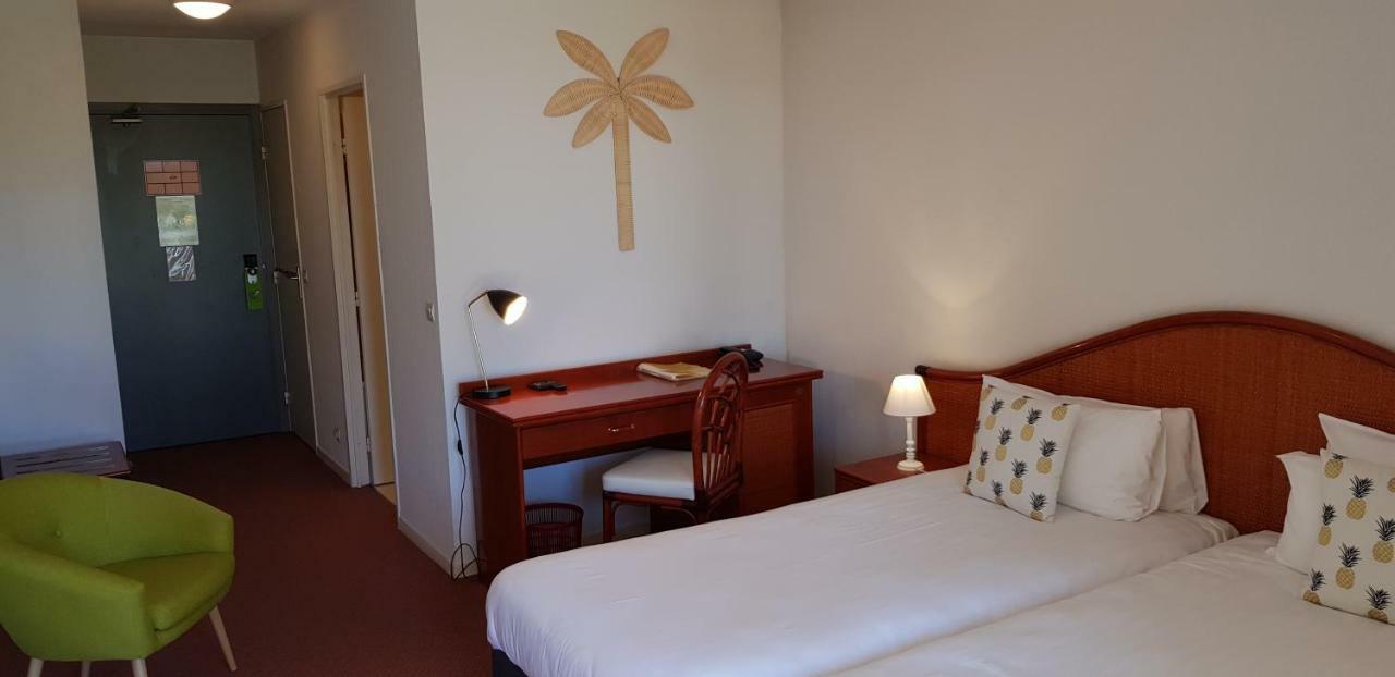 Hôtel Le Galoubet Villeneuve-Loubet Extérieur photo