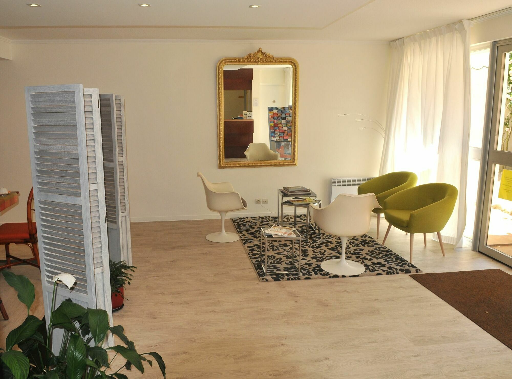 Hôtel Le Galoubet Villeneuve-Loubet Extérieur photo